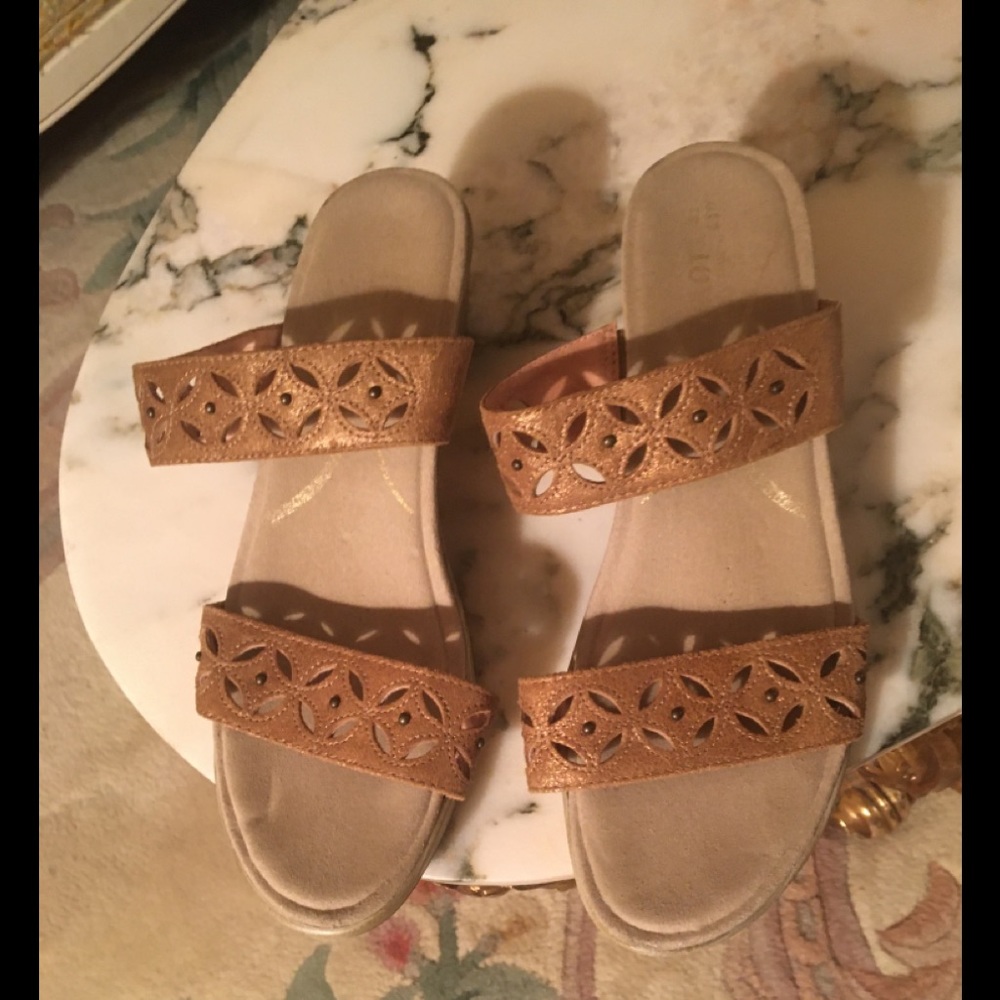 Naot Dress Sandal Metallic Gold Size 41 (9.5/10
